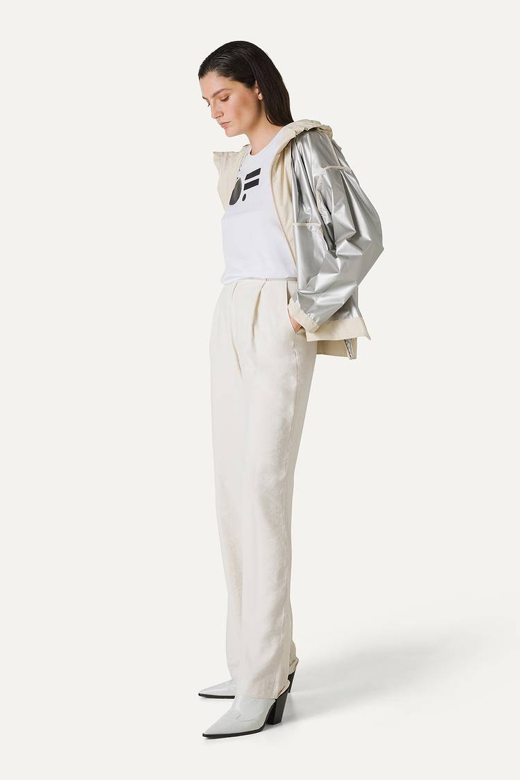 Oof Wear GIACCA CORTA IN NYLON CON INTERNO ARGENTO 9214 - CREMA