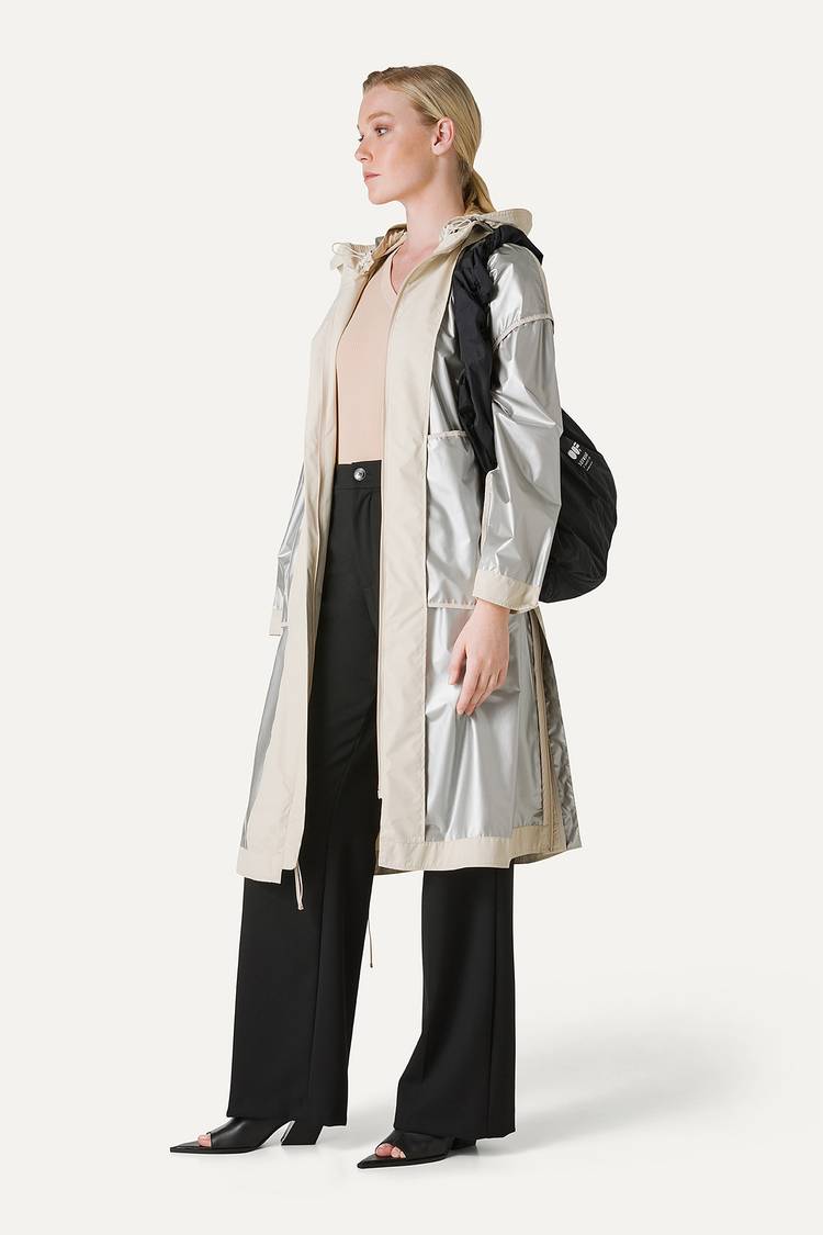 Oof Wear GIACCA LUNGA IN NYLON CON INTERNO ARGENTO 9216 - CREMA