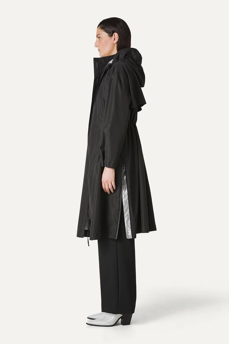 Oof Wear GIACCA LUNGA IN NYLON CON INTERNO ARGENTO 9216 - NERO