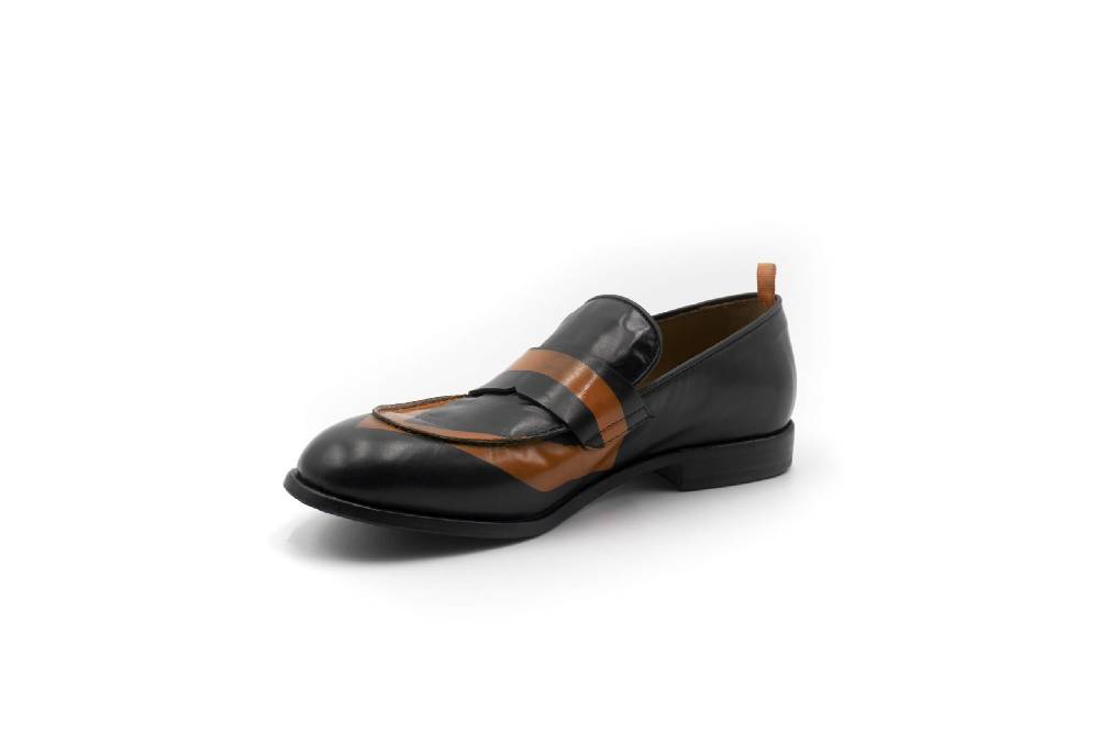 Openclosedshoes AKAMU 02