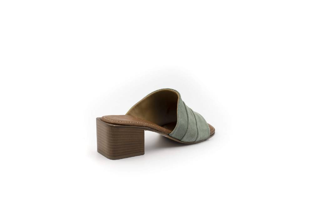 Openclosedshoes TRACK 04