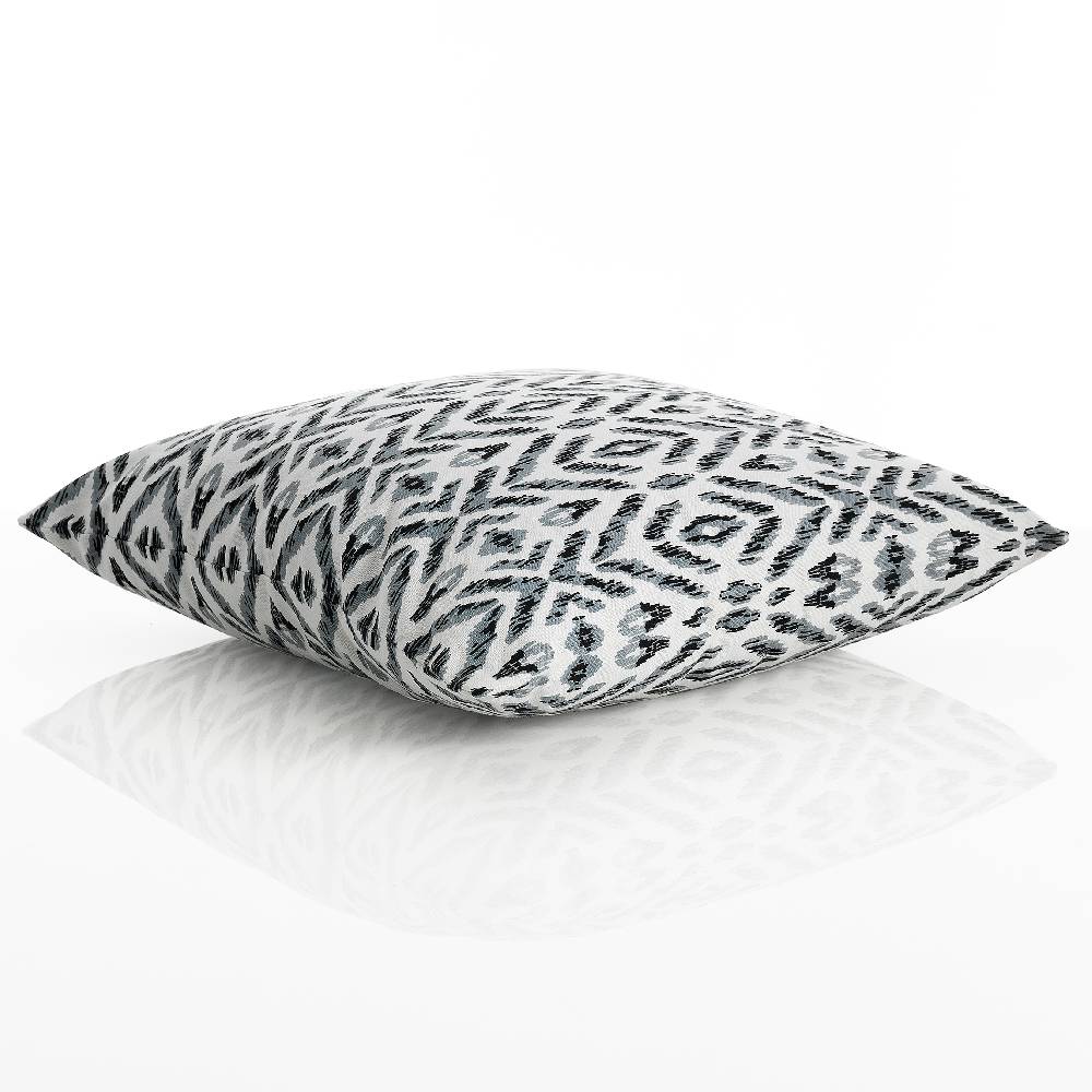 Oresteluchetta Cuscino IKAT B&W