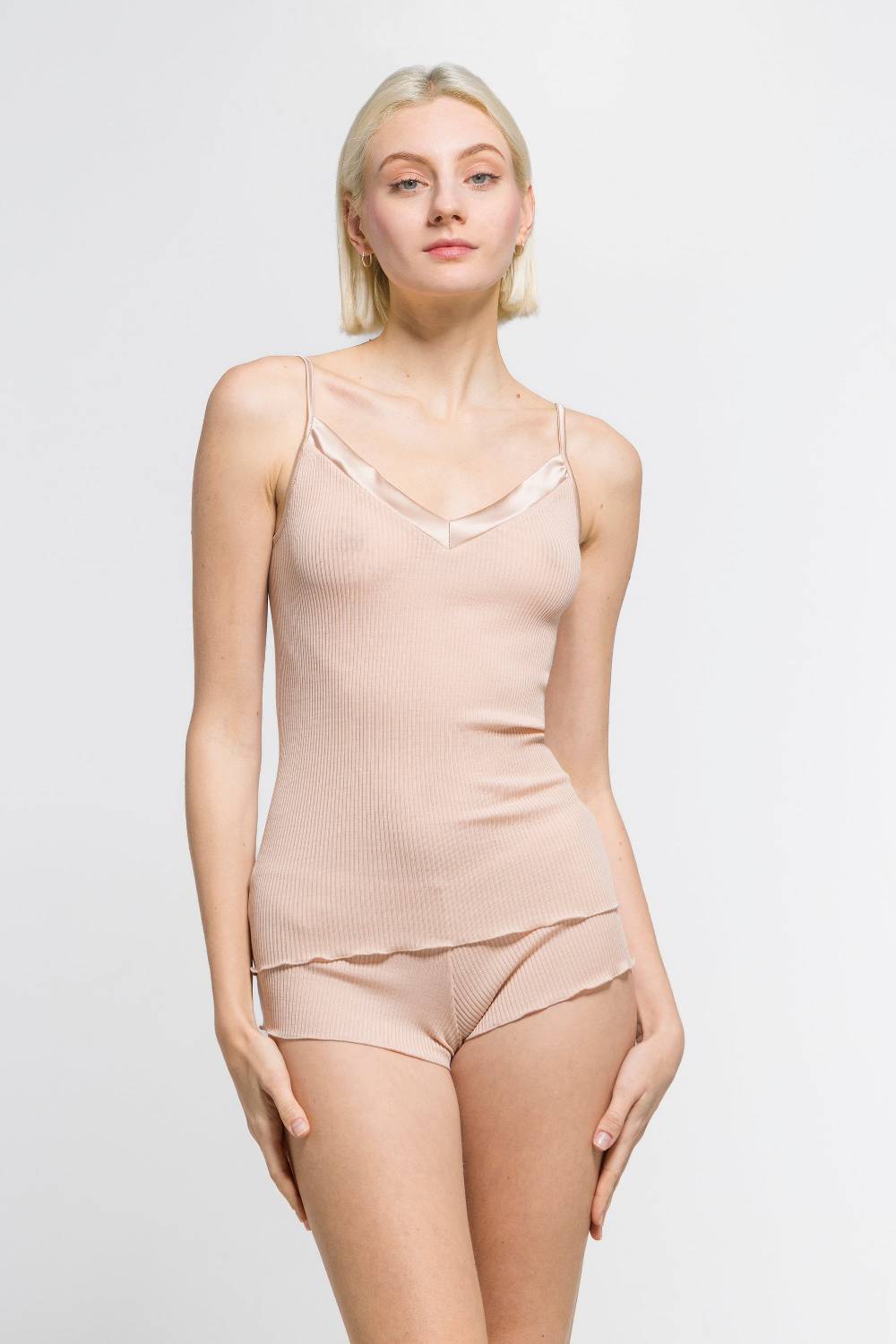 Oscalito Canotta Elegance in Raso di Lana e Seta con scollo a V 4245