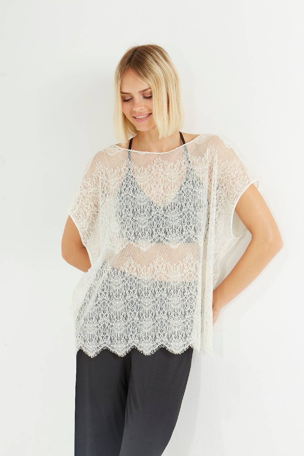 Oscalito Top senza maniche con pizzo chantilly 5988
