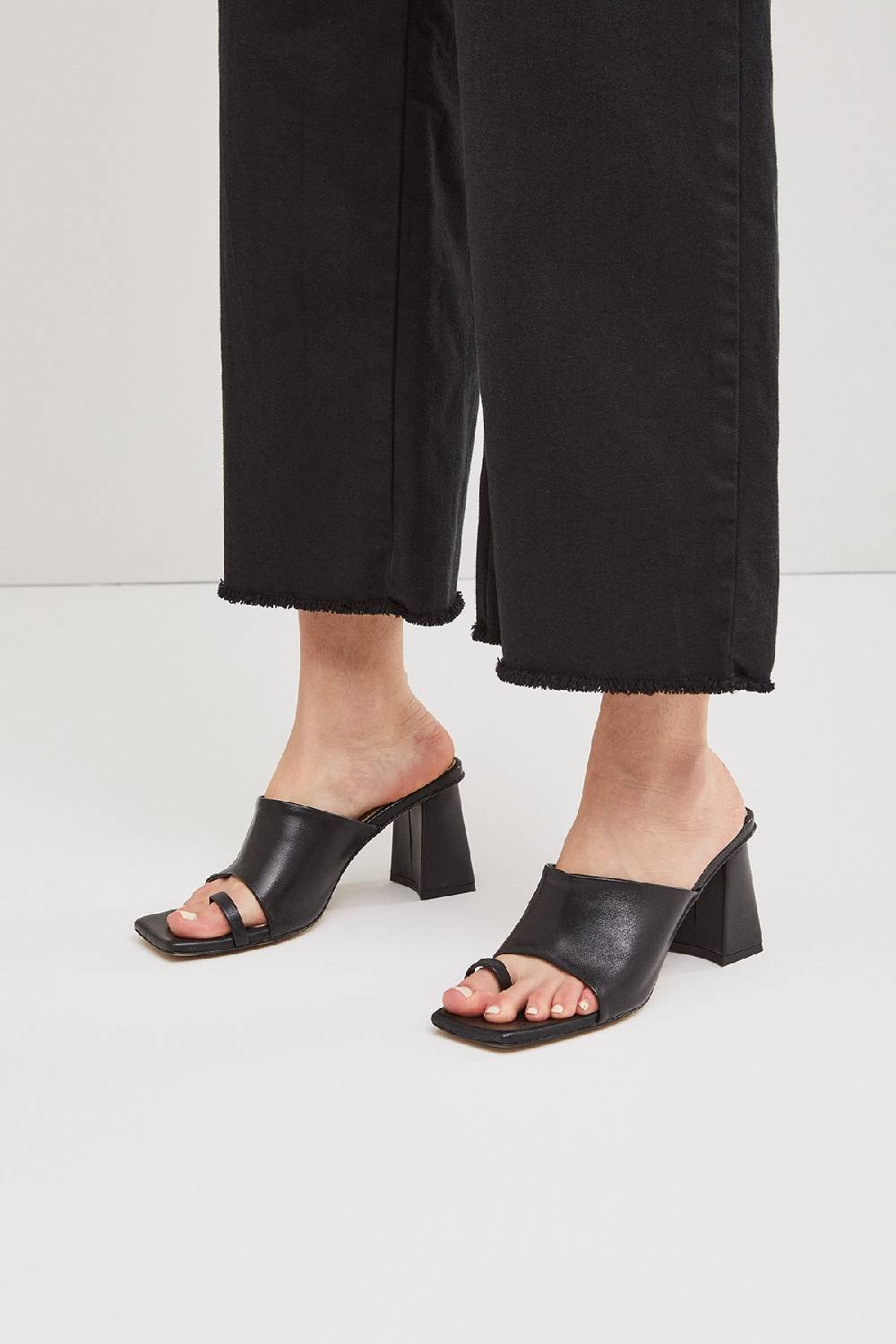 Ottod'Ame High-heeled Flip Flops