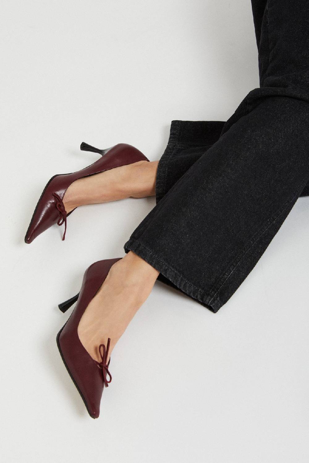 Ottod'Ame Leather Pump With Bow