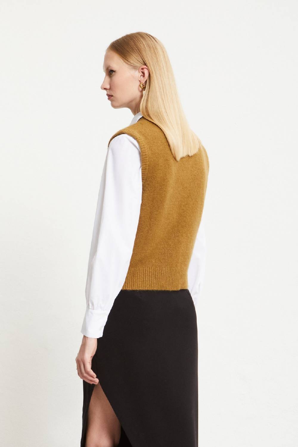 Ottod'Ame Vest With Rounded Neck