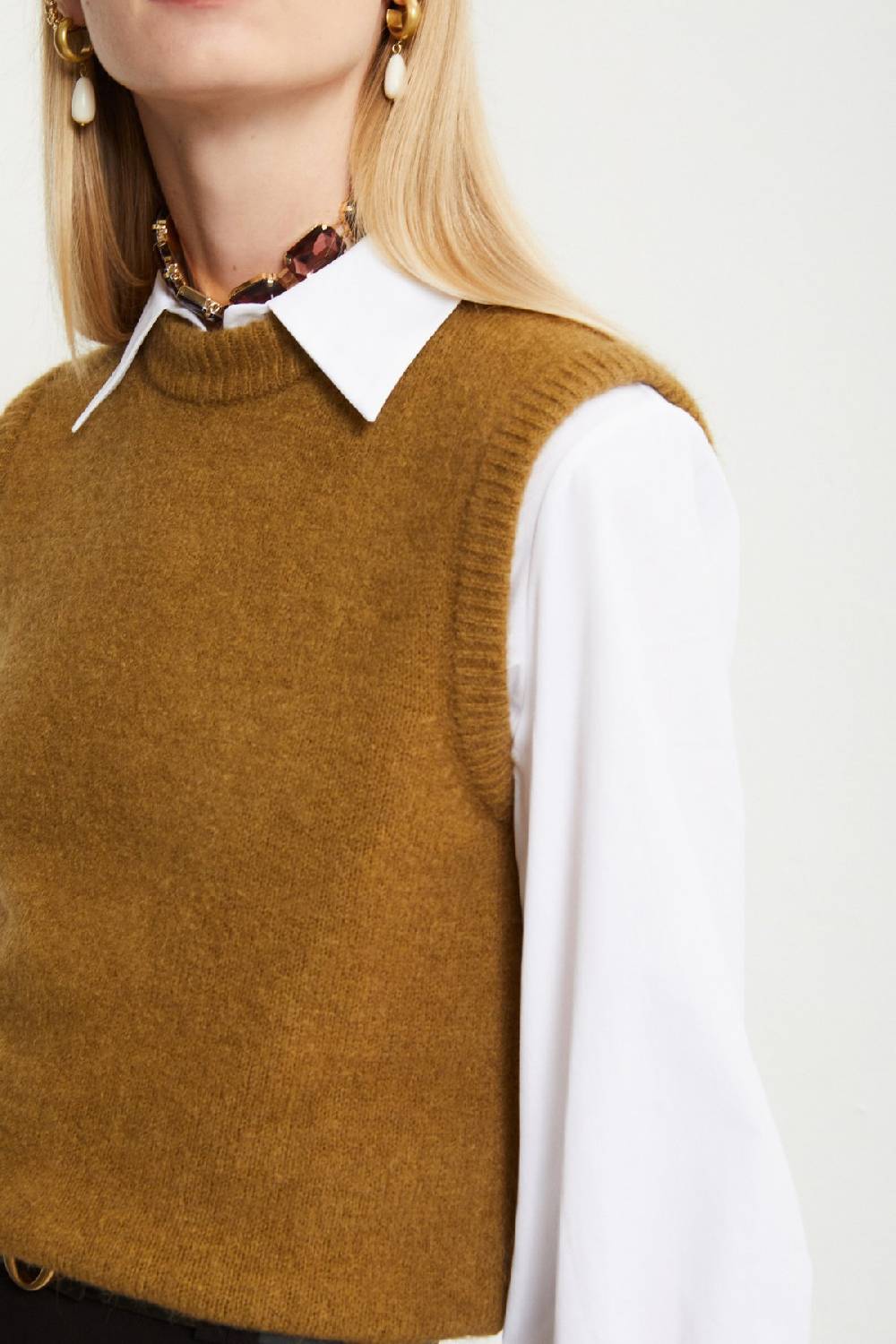 Ottod'Ame Vest With Rounded Neck