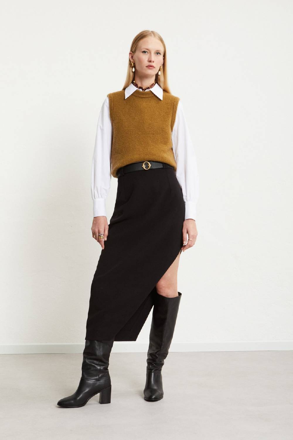 Ottod'Ame Vest With Rounded Neck