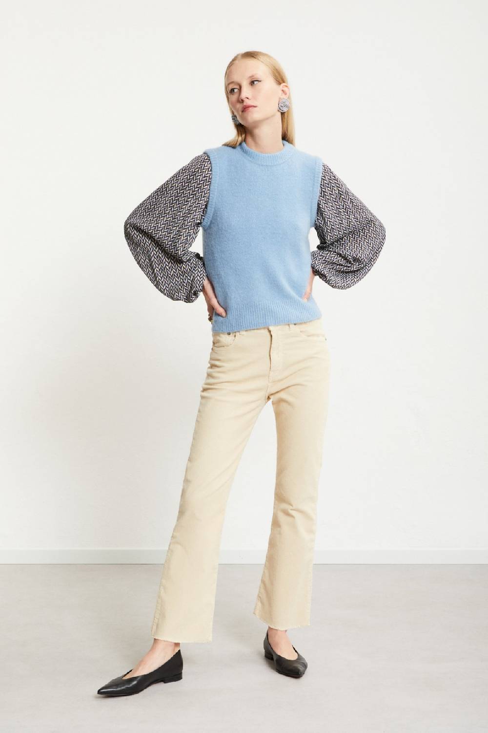 Ottod'Ame Vest With Rounded Neck