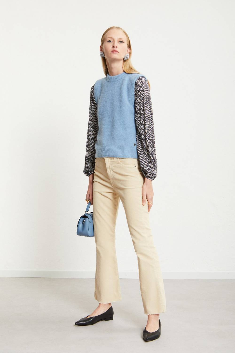 ottod'Ame Vest with rounded neck