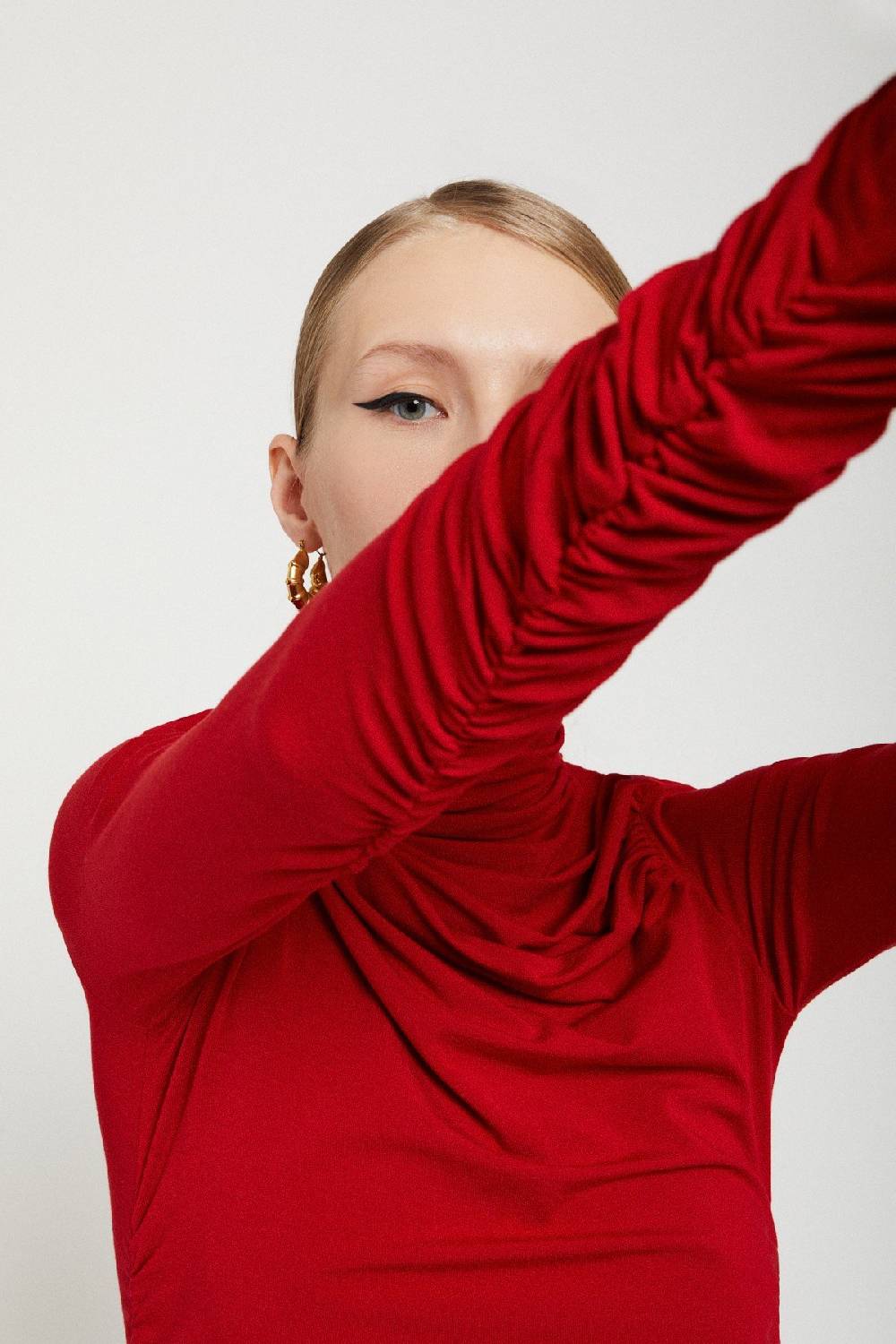 Ottod'Ame Viscose Turtleneck T-shirt With Pleats