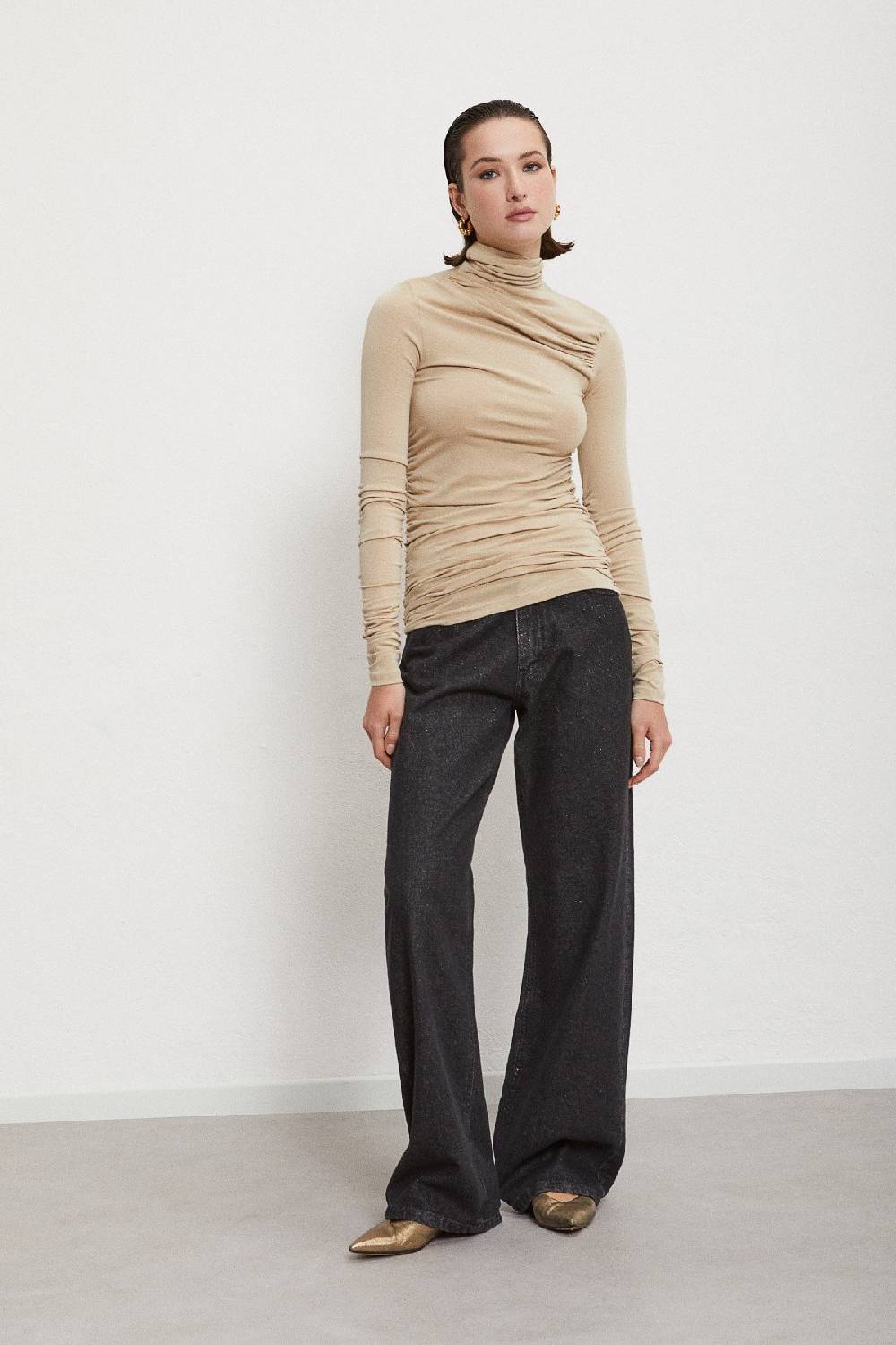 ottod'Ame Viscose turtleneck t-shirt with pleats