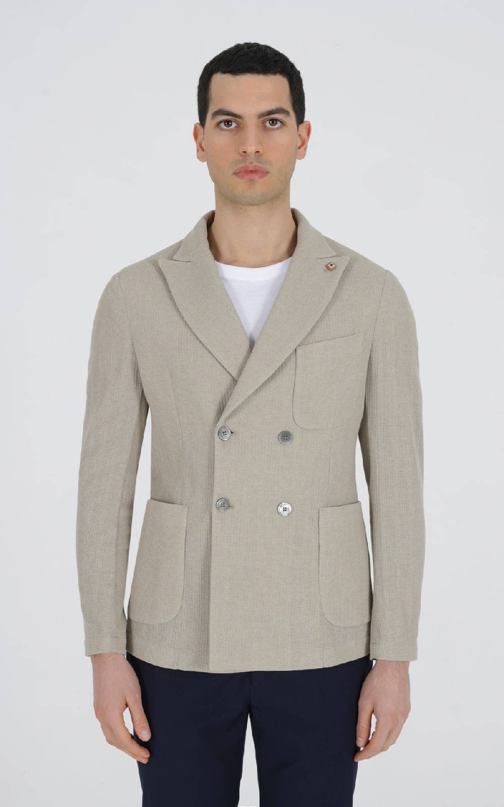 Outfit Italy Giacca doppiopetto decostruita in tessuto maglia