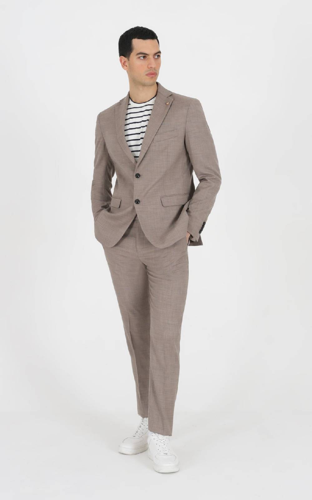 Outfit Italy Abito in tessuto armaturato