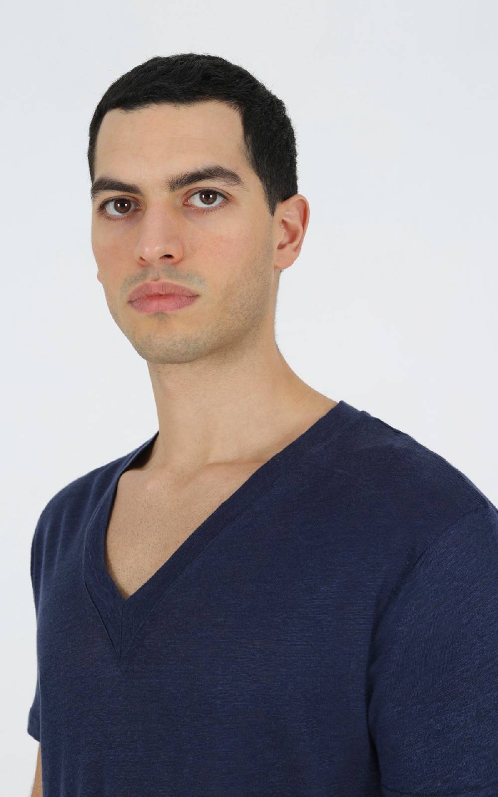 Outfit Italy T-Shirt Scollo A V In Lino