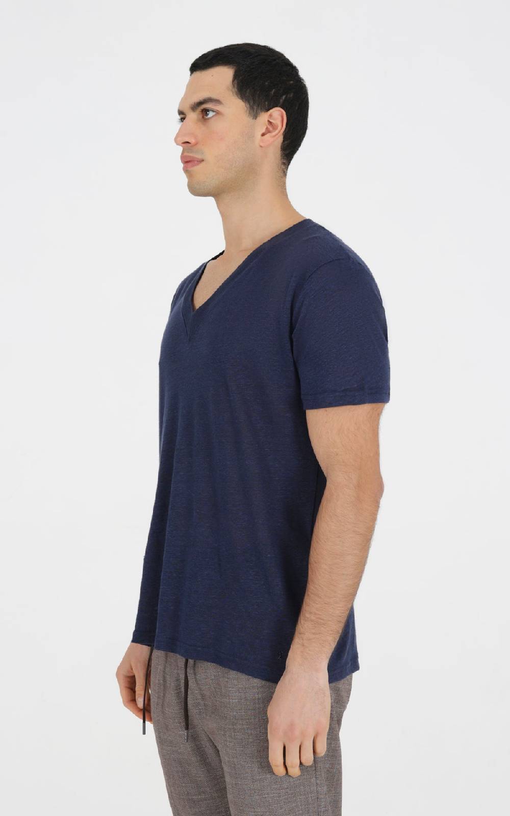 Outfit Italy T-Shirt Scollo A V In Lino