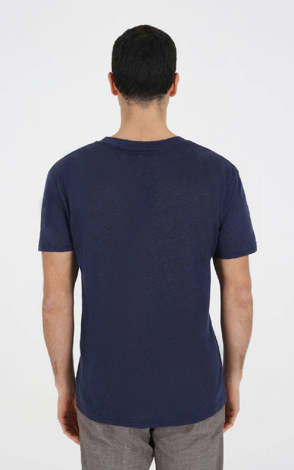 Outfit Italy T-Shirt Scollo A V In Lino