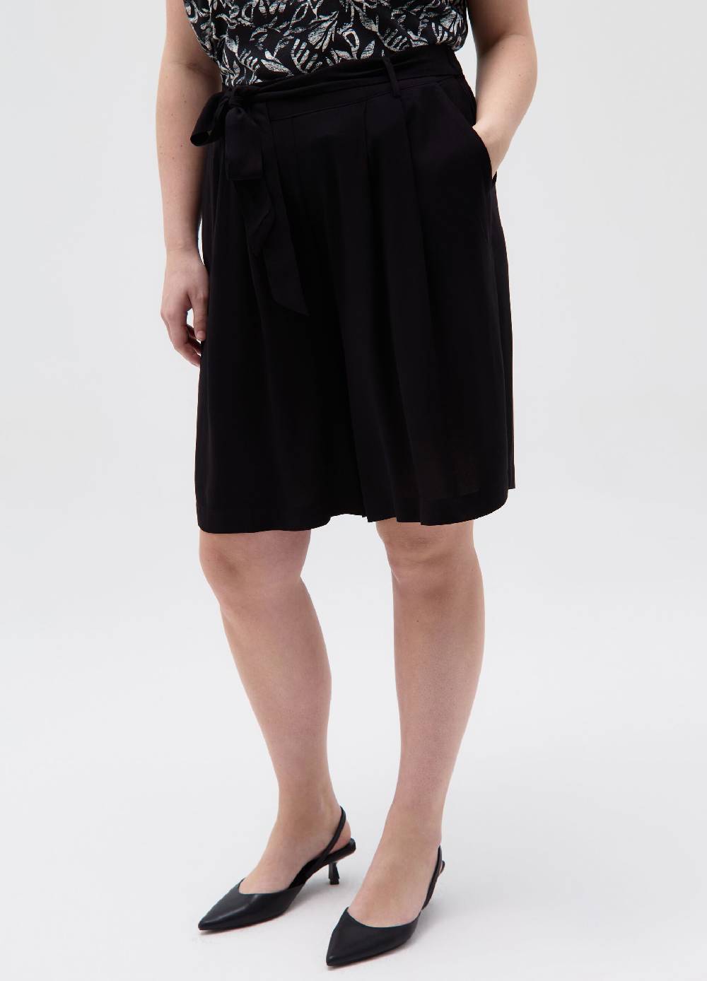 Ovs Bermuda Con Pinces E Cintura Curvy