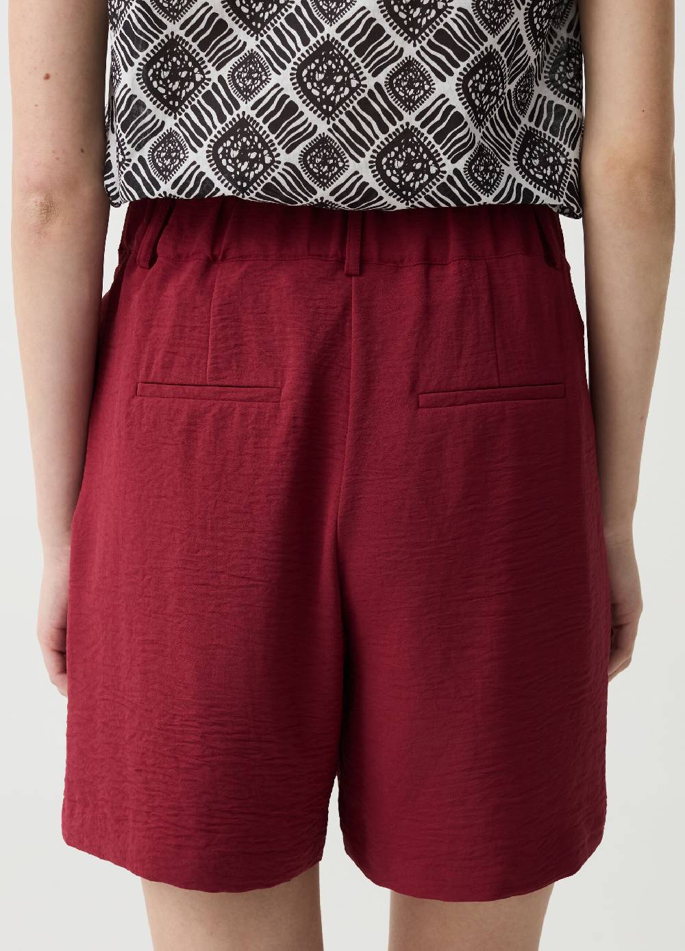 Ovs Bermuda Fluido Con Pinces