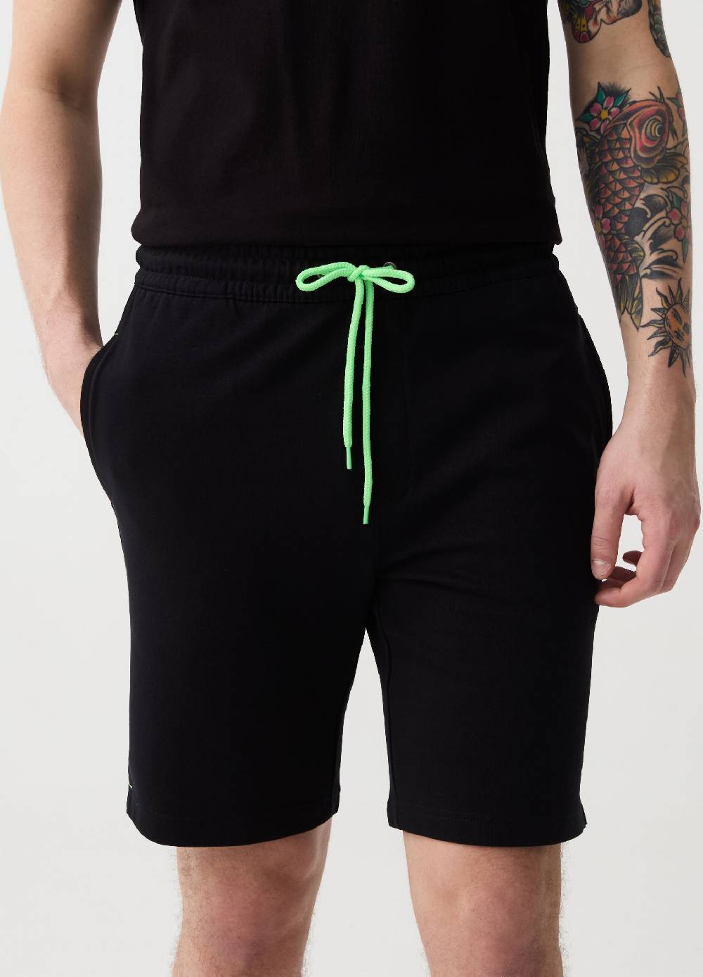 Ovs Bermuda Jogger Con Coulisse A Contrasto