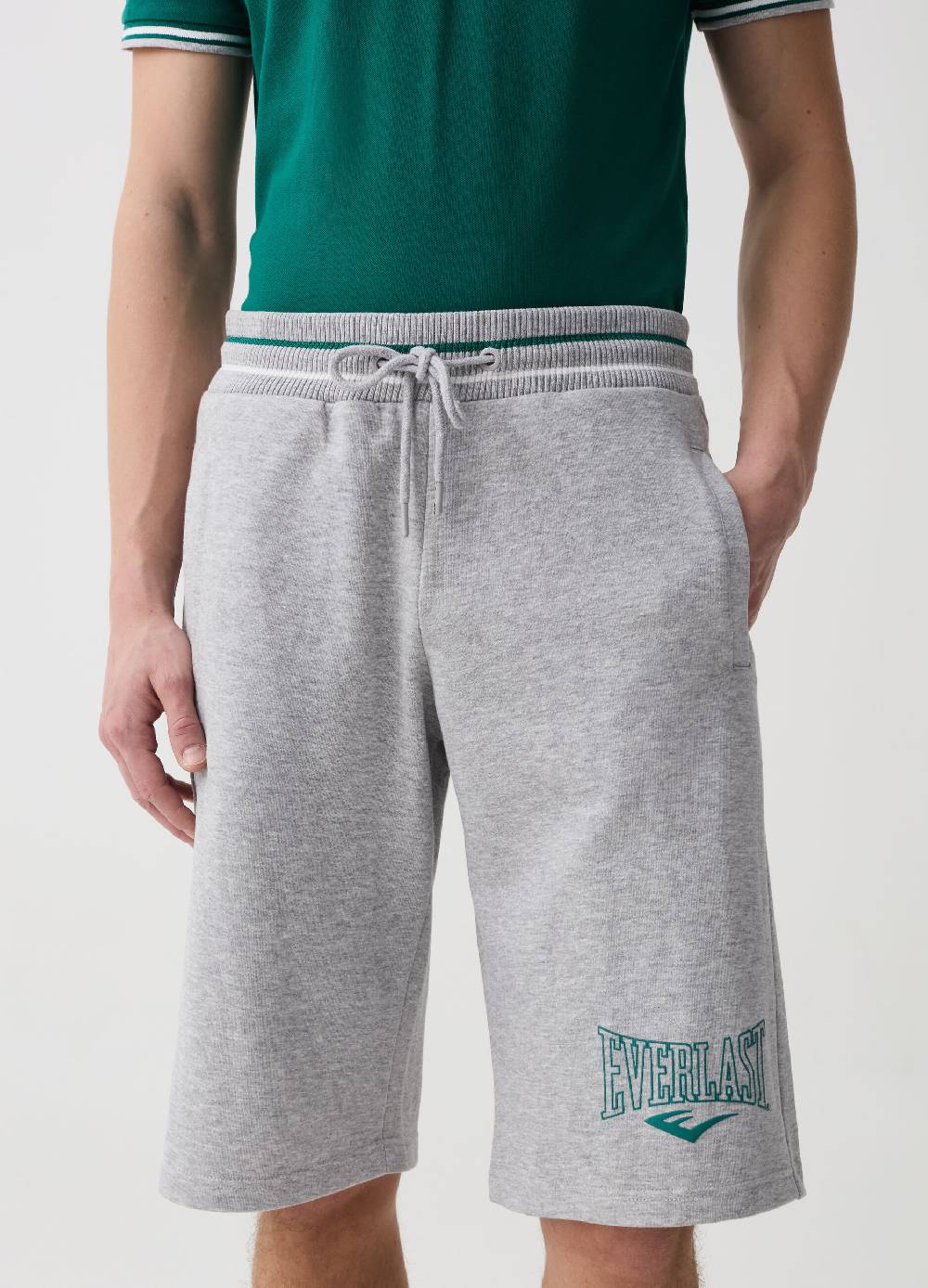 Ovs Bermuda Jogger Con Profili Rigati Stampa Logo