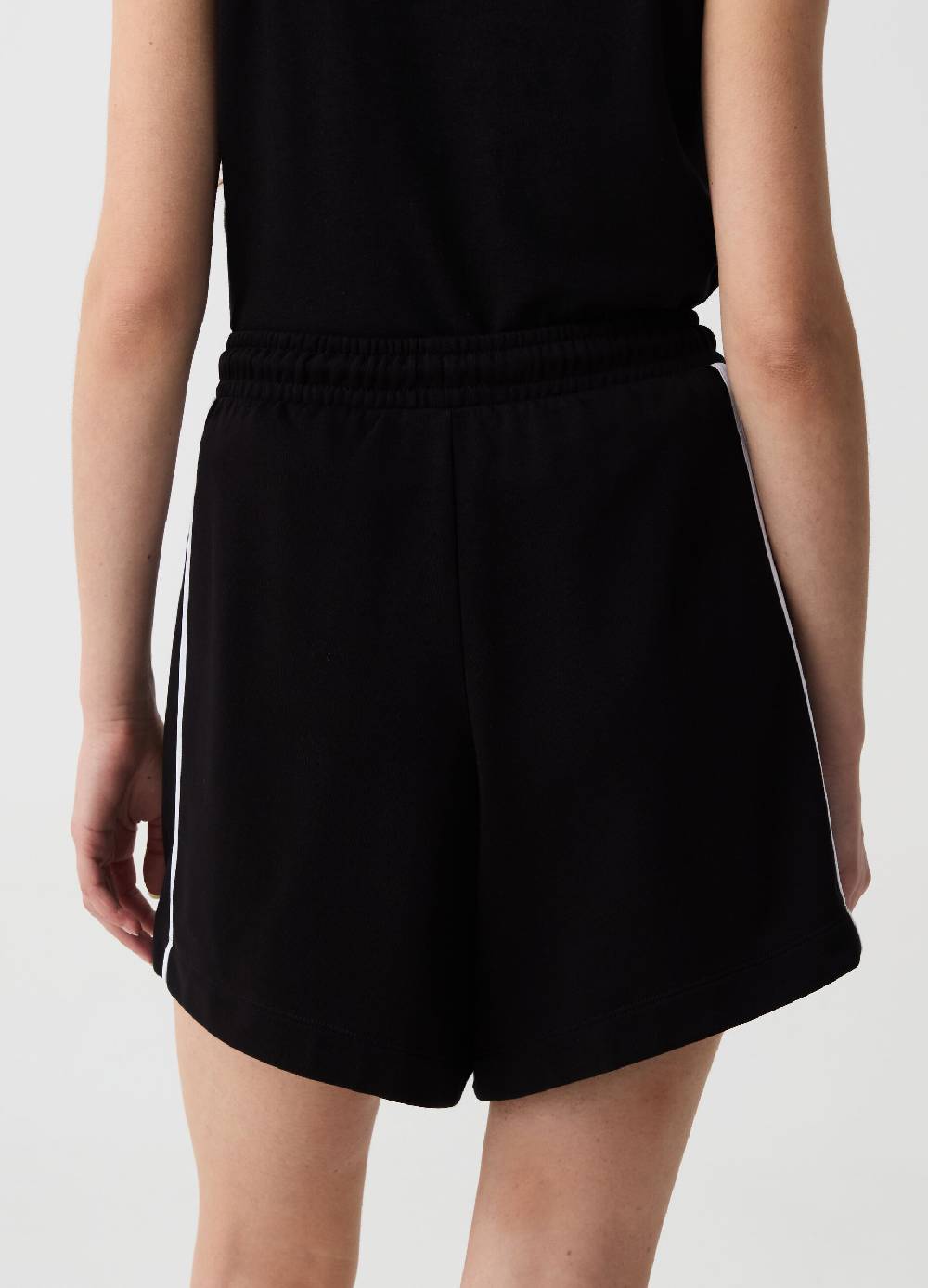 Ovs Bermuda Jogger Essential Con Profili Rigati