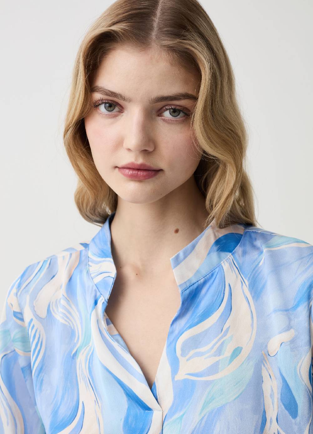 Ovs Blusa Con Apertura A V Stampa Acquerello