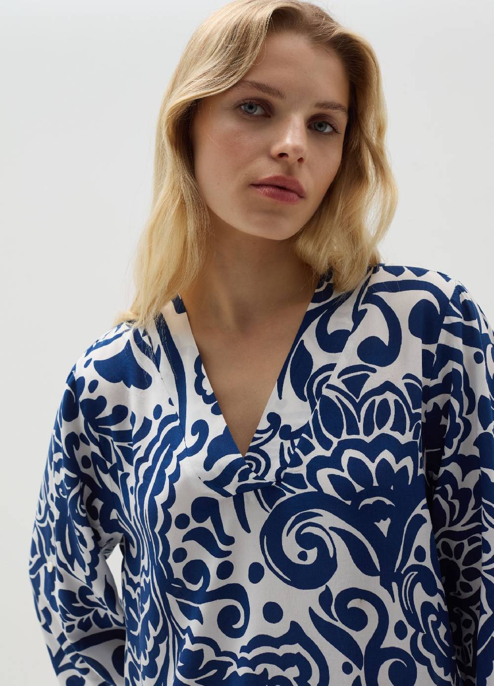 Ovs Blusa in viscosa floreale con scollo a V