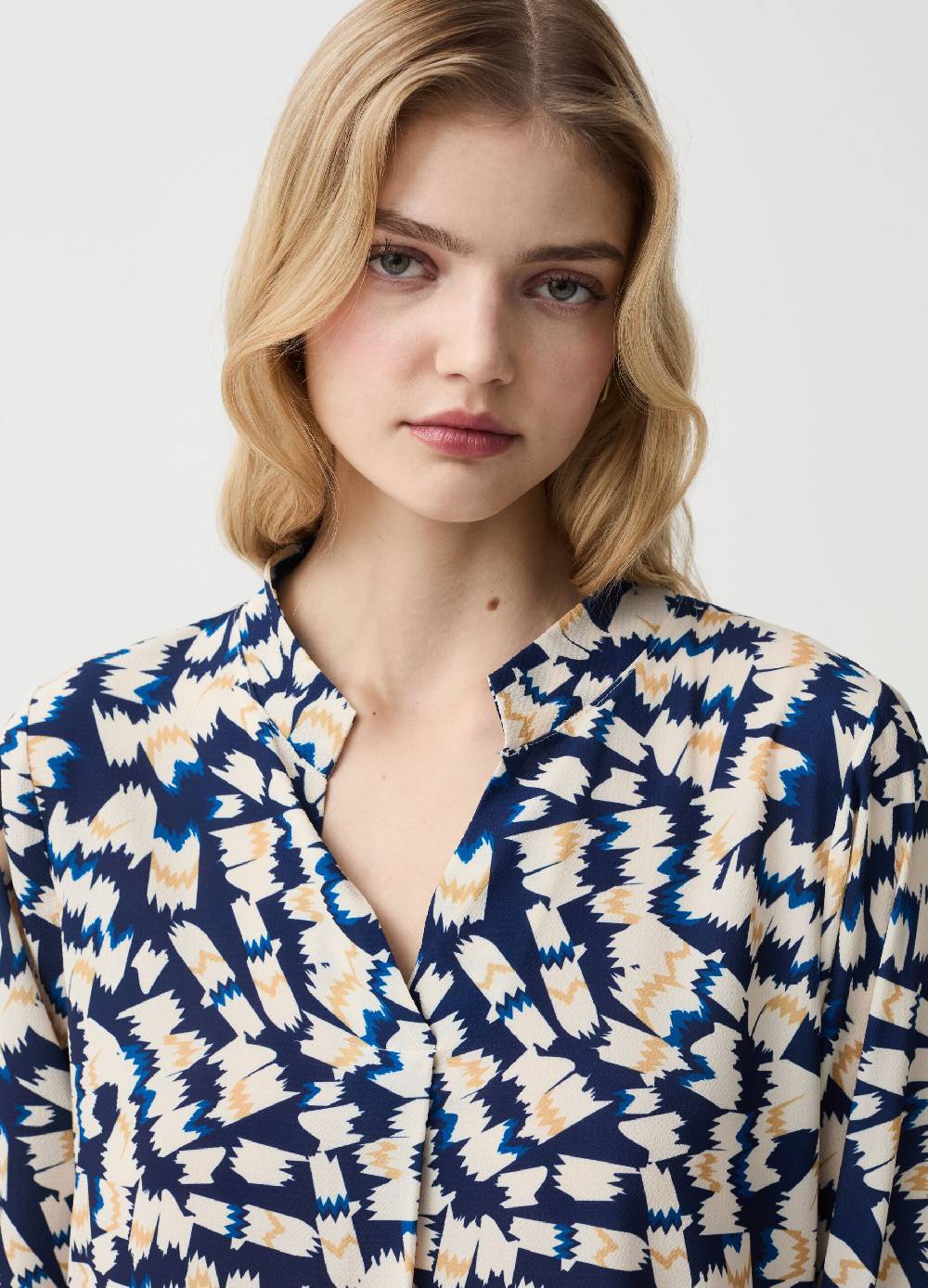 Ovs Blusa Stampata Con Apertura A V