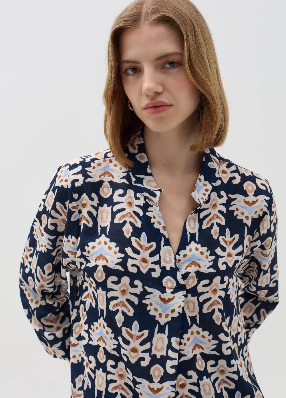 Ovs Blusa stampata con apertura a V