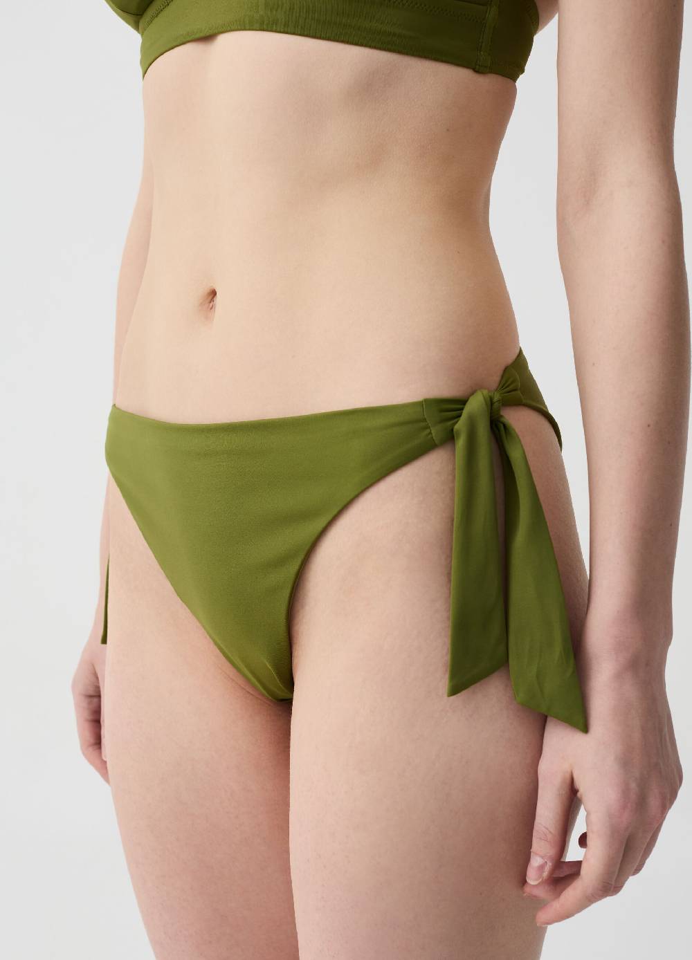 Ovs Brasiliano Tinta Unita Con Fiocchi