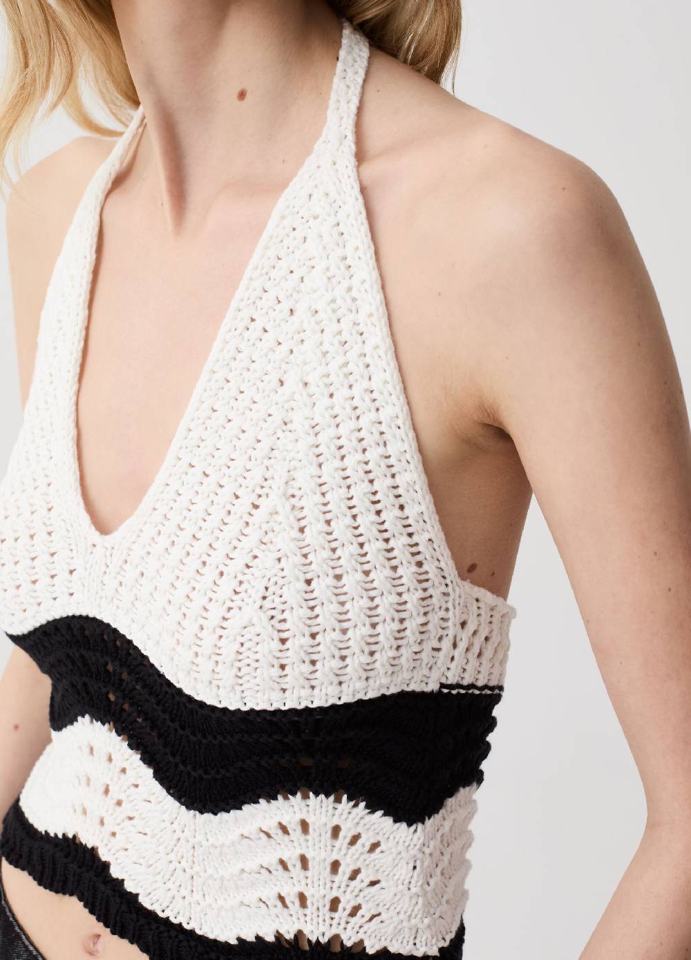 Ovs Crop Top Crochet Con Scollo A V