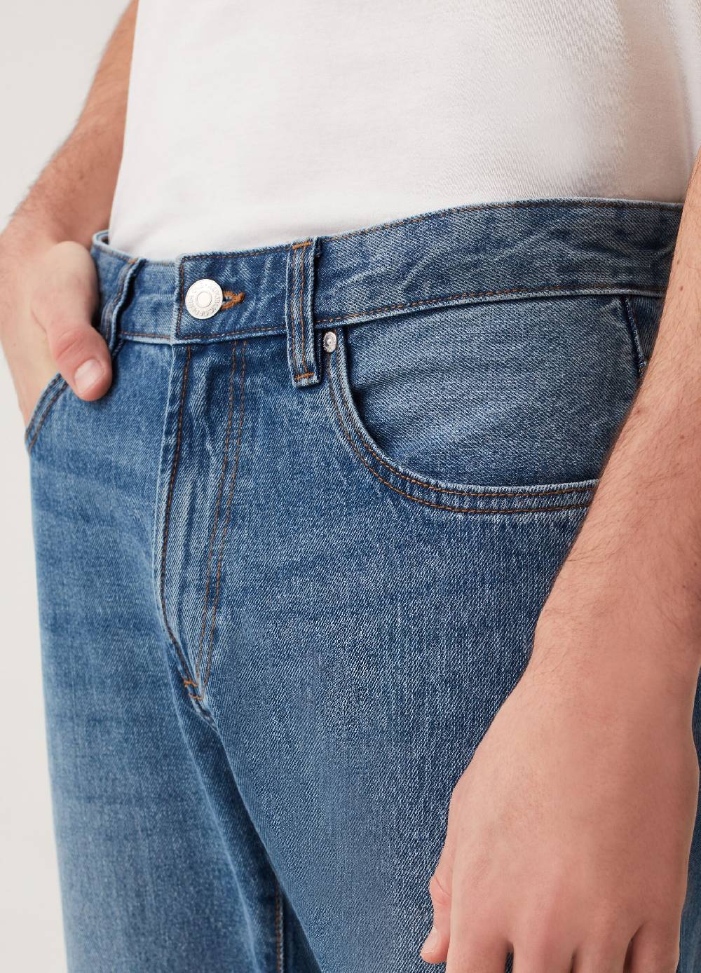 Ovs Jeans Regular Fit Con Scoloriture