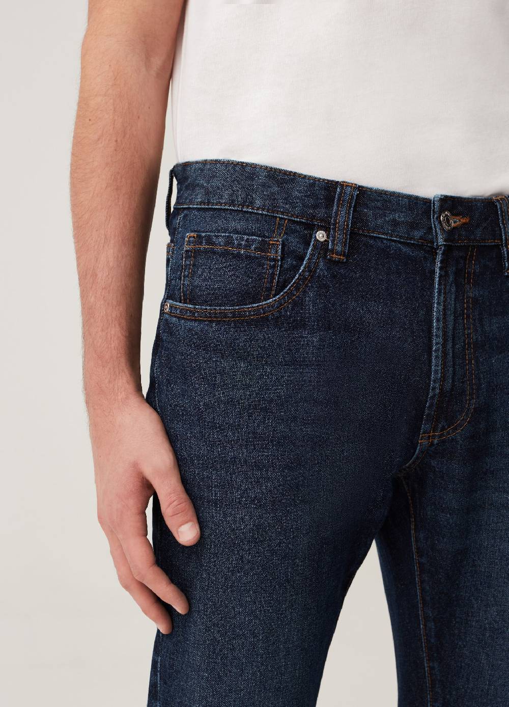 Ovs Jeans Regular Fit Con Scoloriture