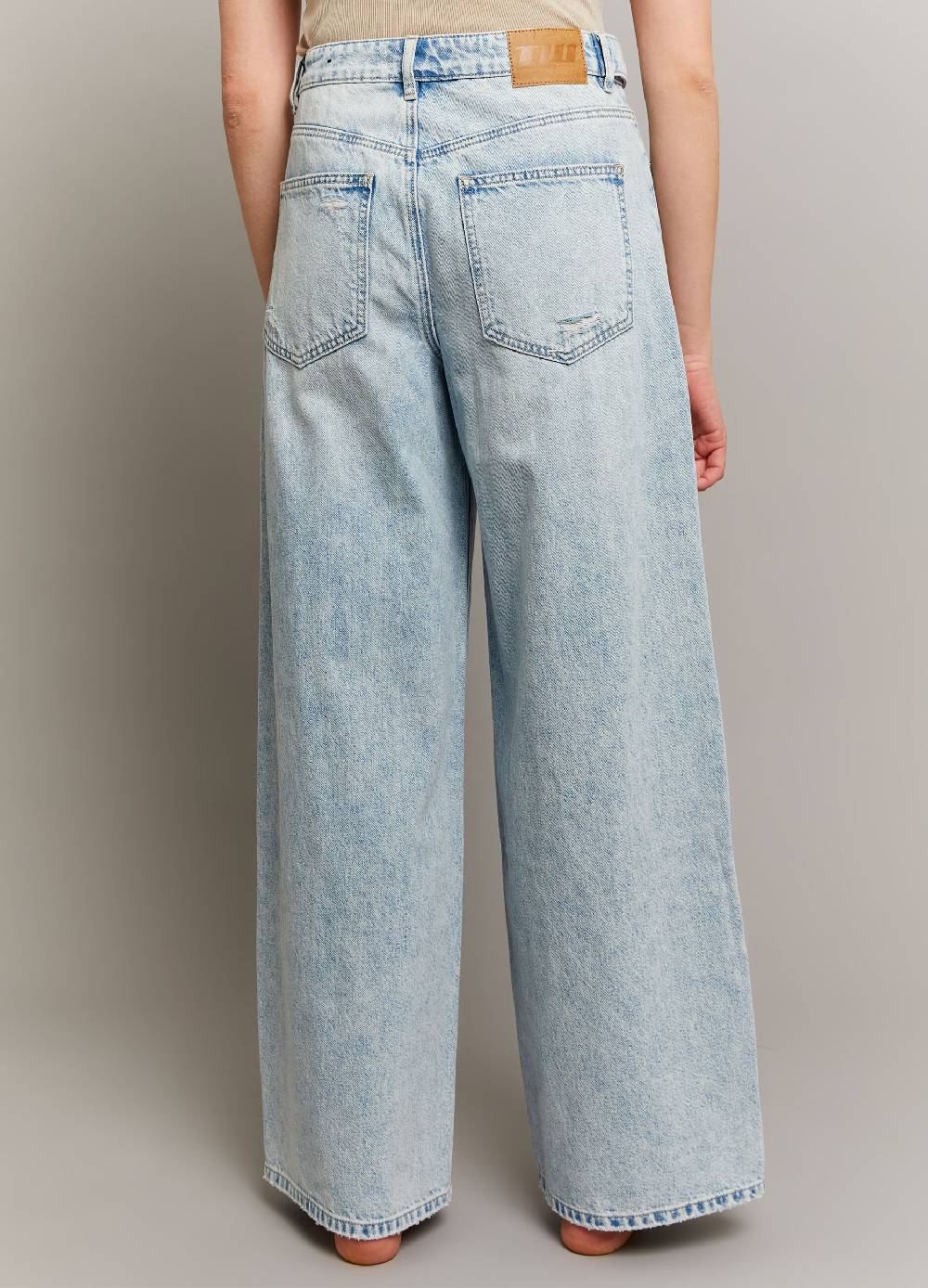 Ovs Jeans Straight Fit Acid Wash Con Abrasioni