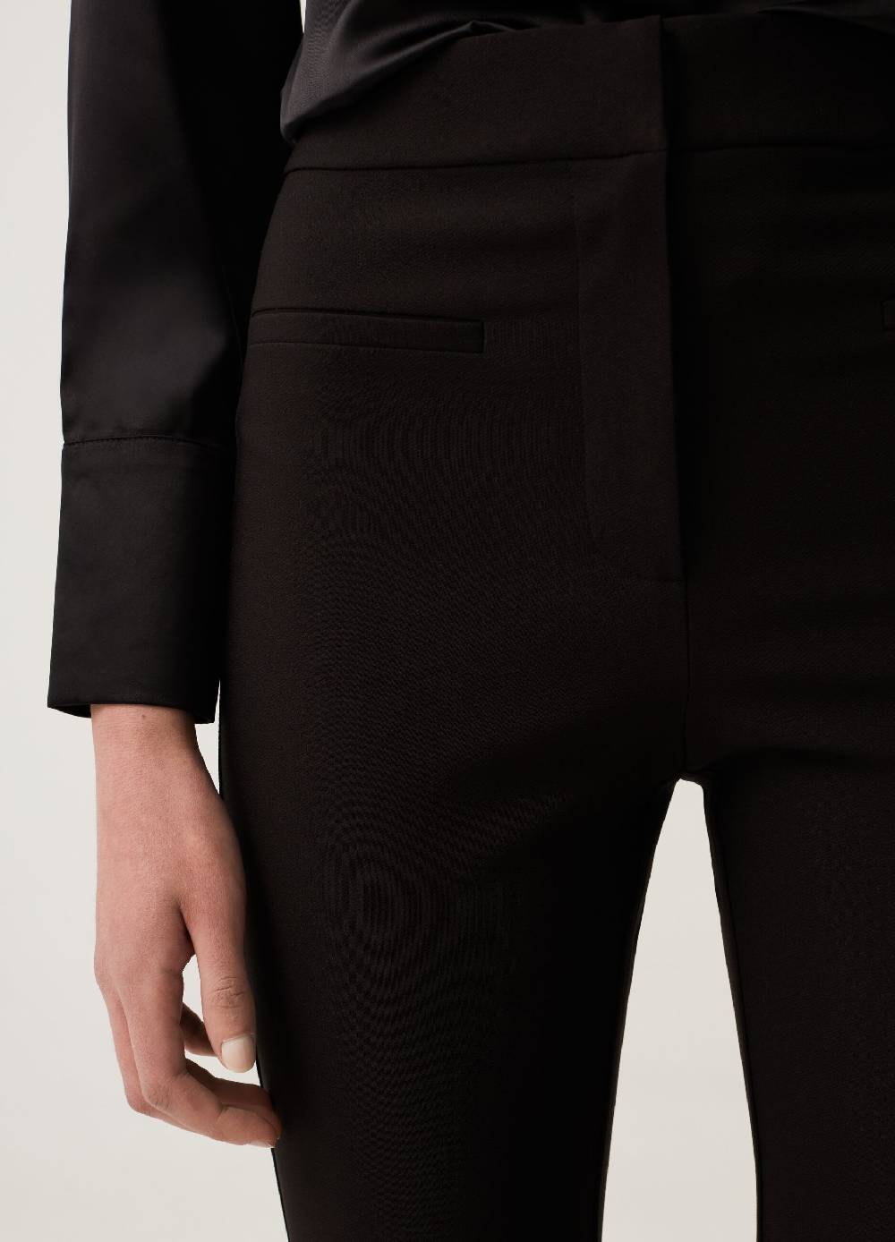 Ovs Pantaloni Flare Fit Cropped