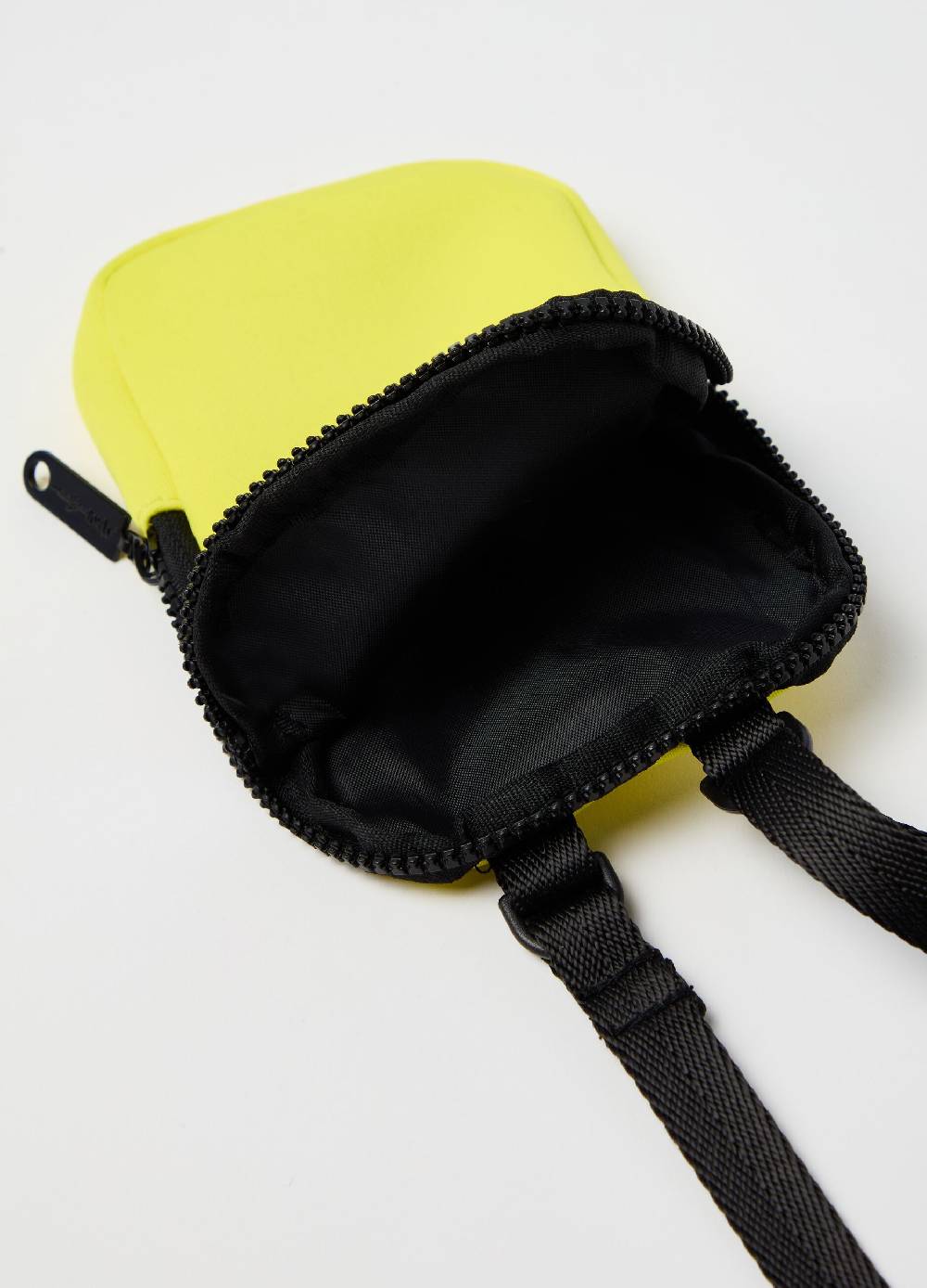 Ovs Porta Cellulare Con Patch Logo