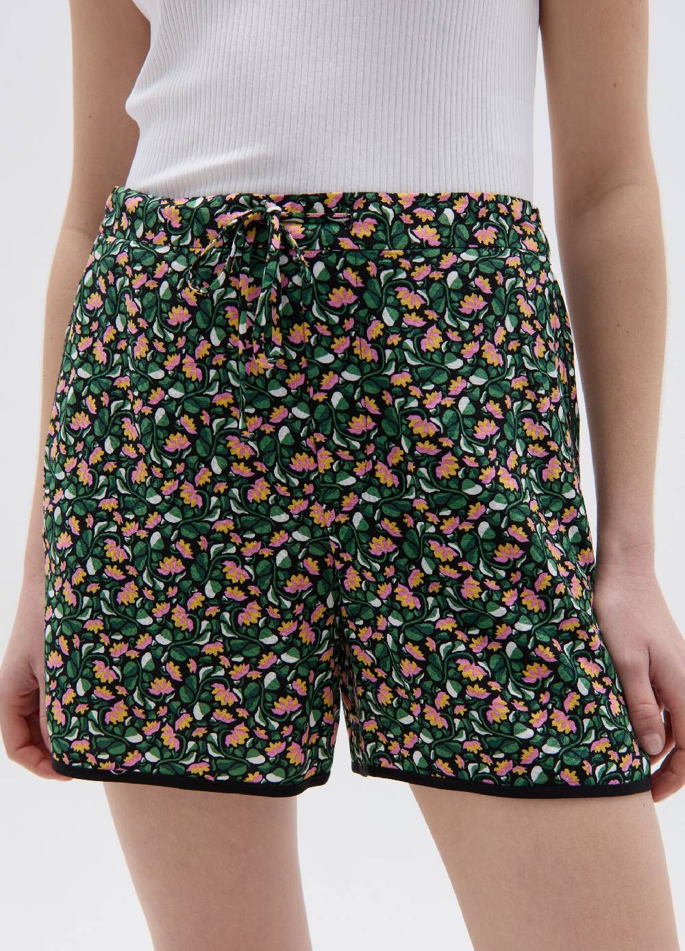 Ovs Shorts In Viscosa Con Profili A Contrasto