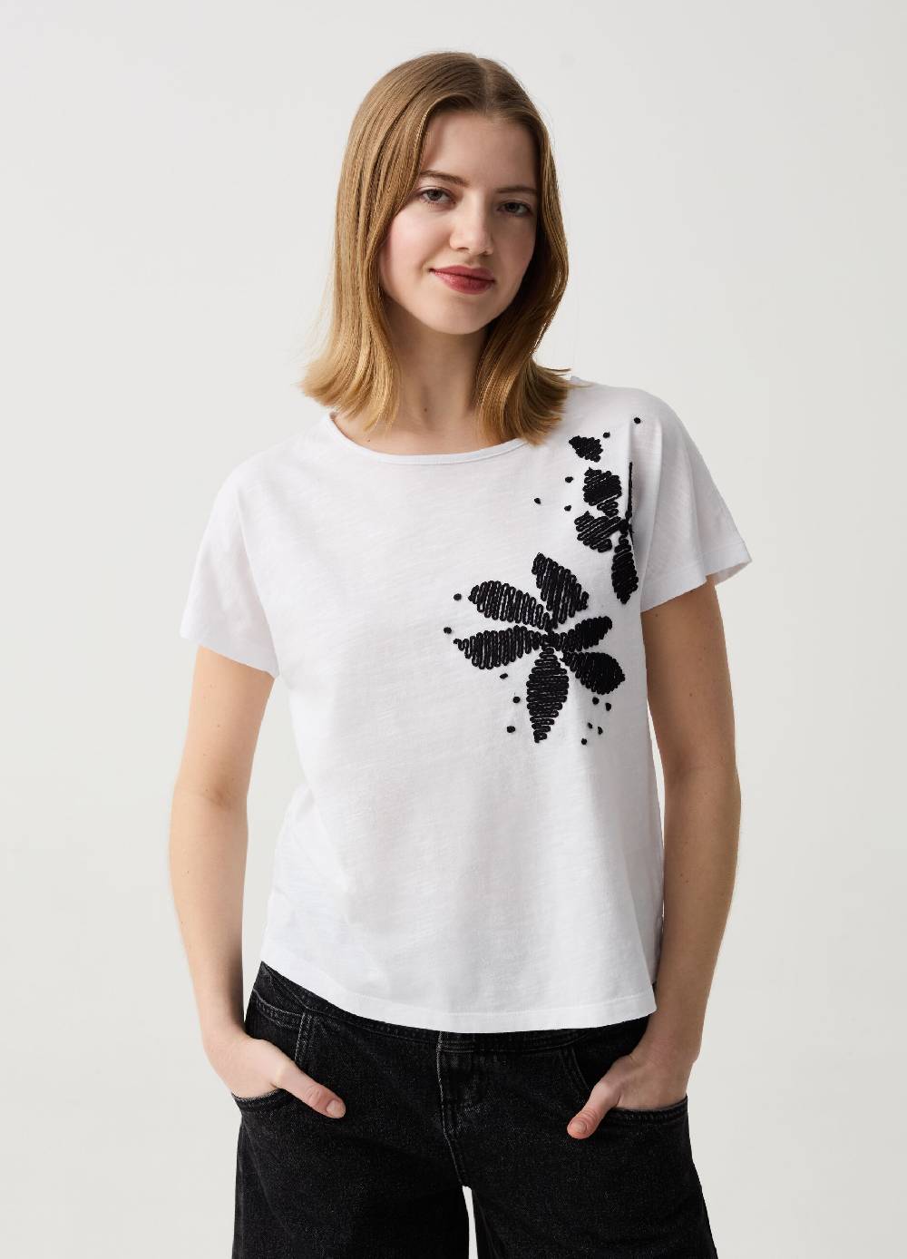 Ovs T-shirt in cotone con ricamo fiori