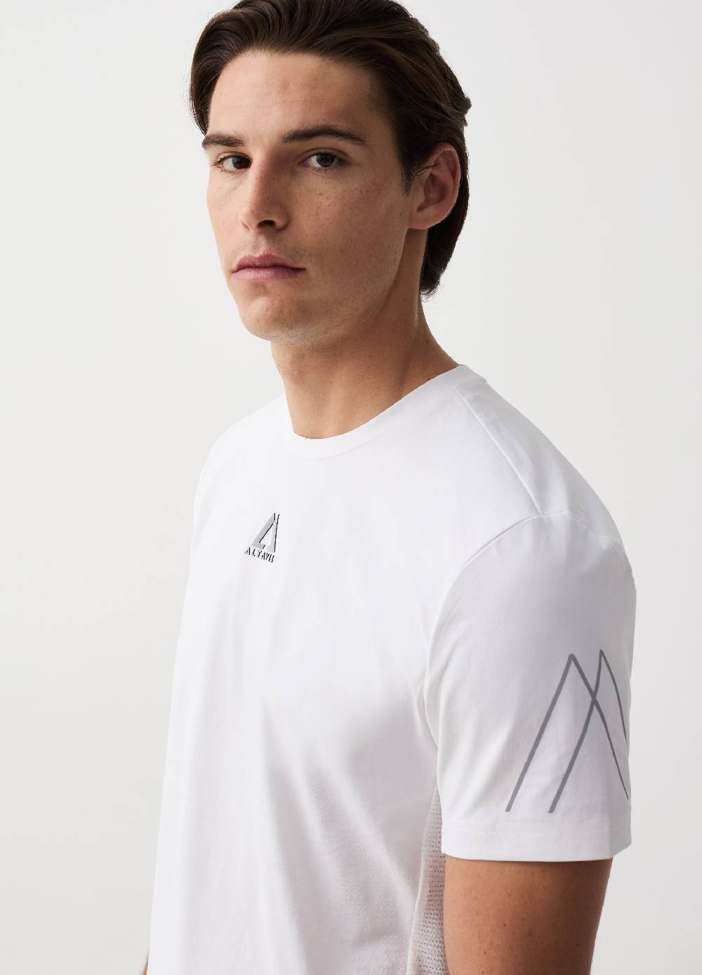 Ovs T-shirt In Tessuto Tecnico Con Stampa Altavia