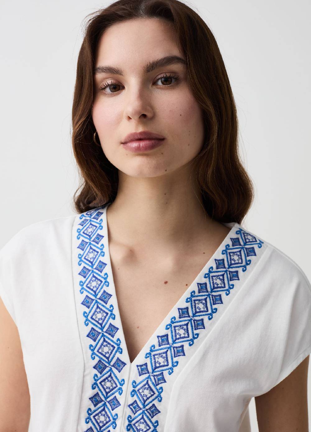 Ovs T-shirt Scollo A V Con Ricami Etnici