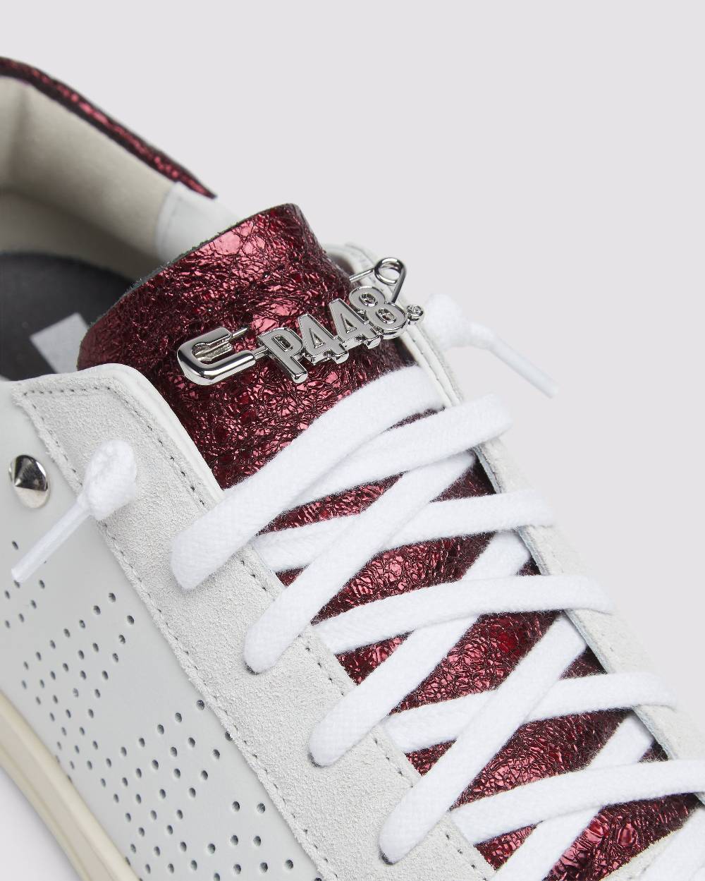 P448 John Maroon/Stud