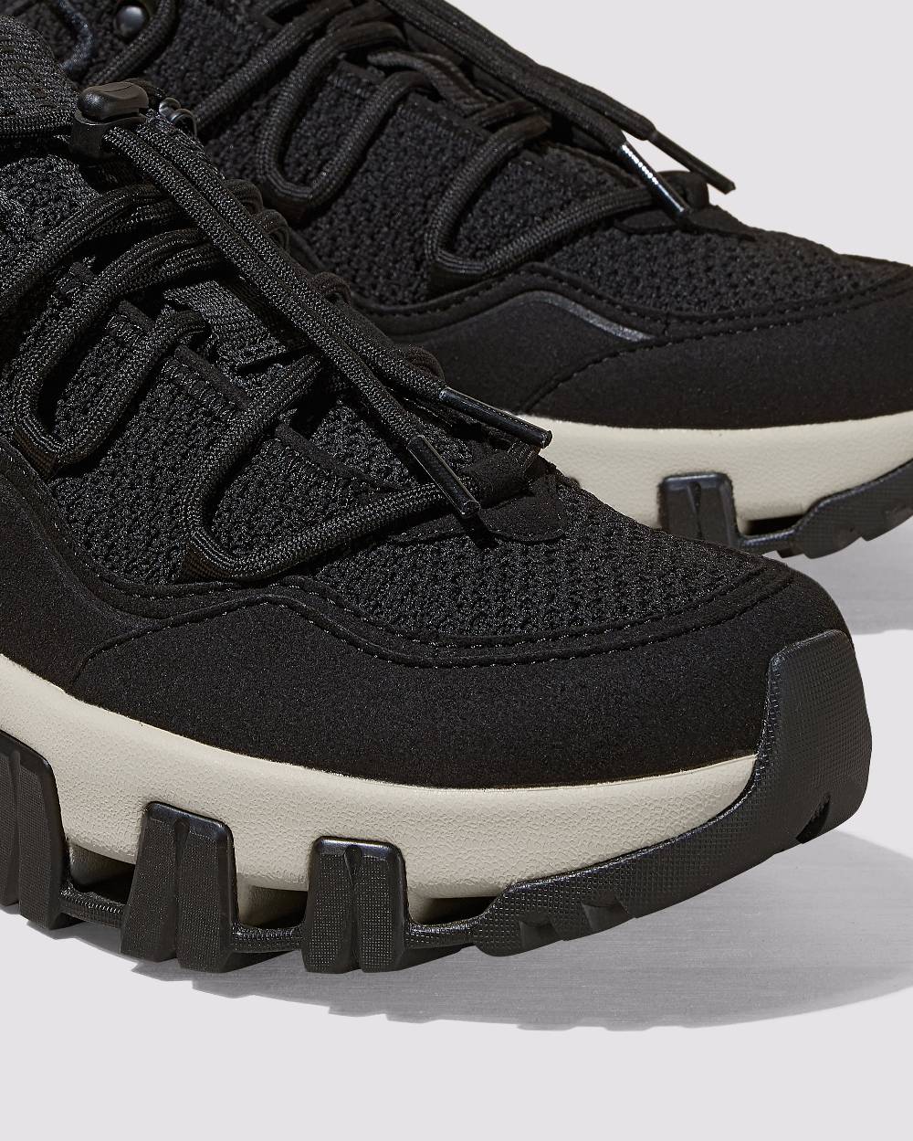 P448 Monalea Tux/Black