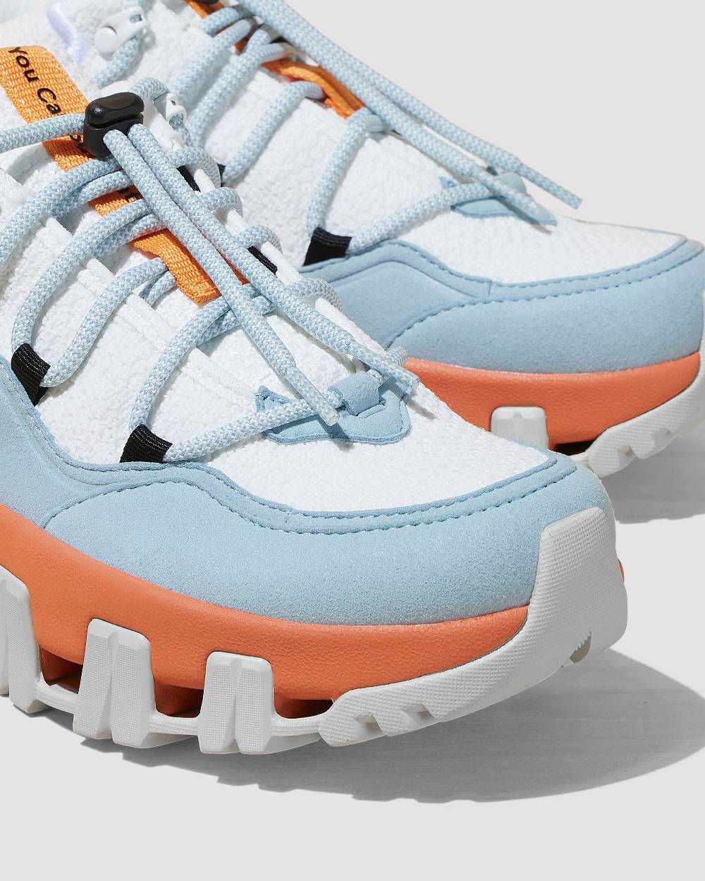 P448 Monalea White Tree