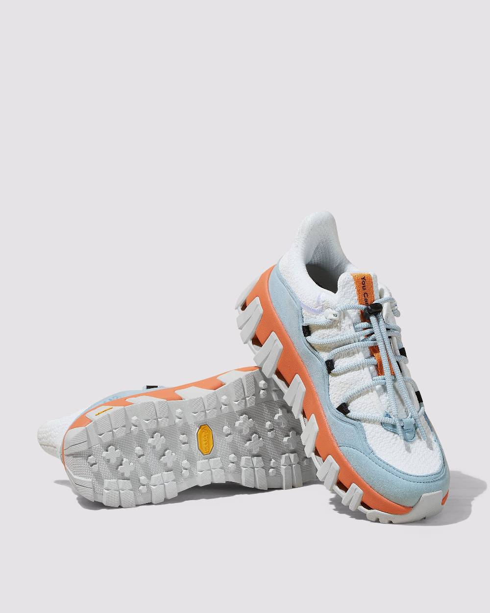 P448 Monalea White Tree