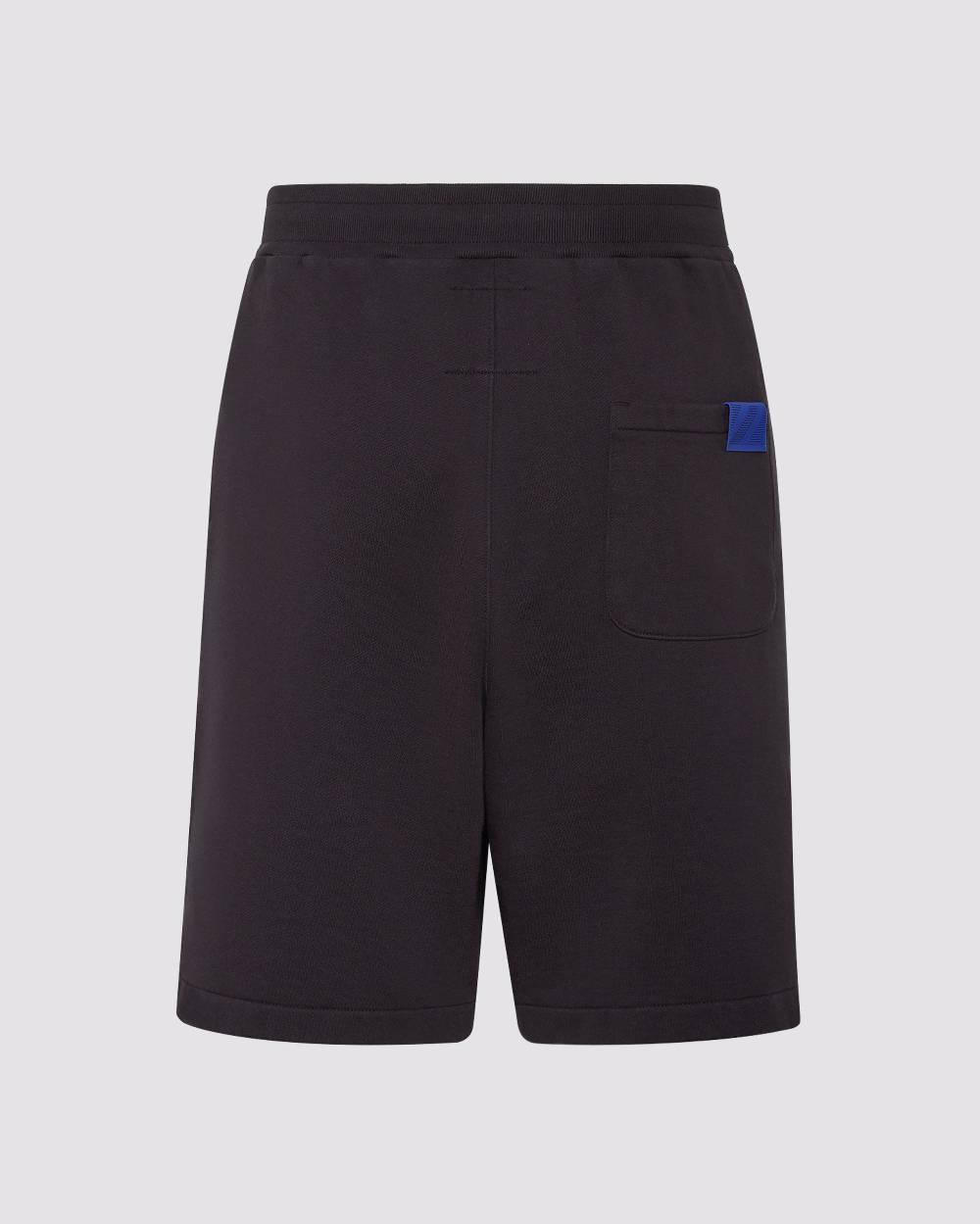 P448 P448 Short Black