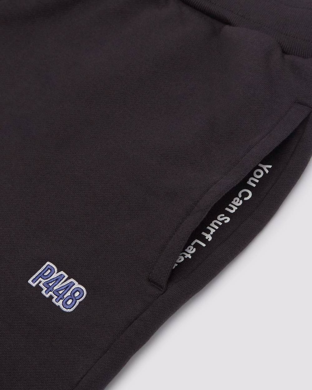 P448 P448 Short Black