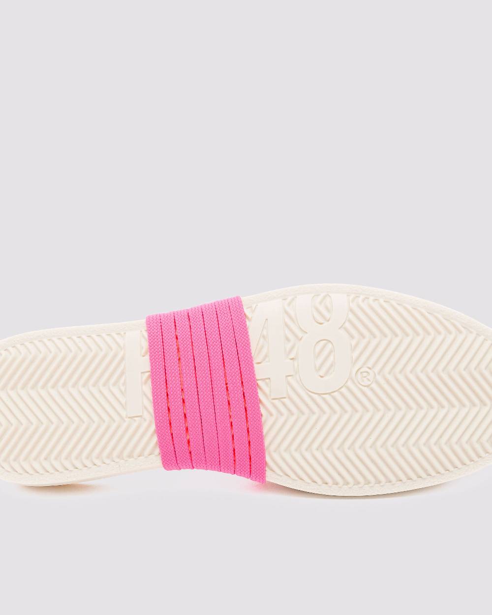 P448 Shoelaces Fuchsia