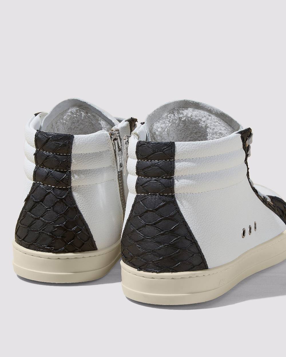 P448 Skate Carp/Black